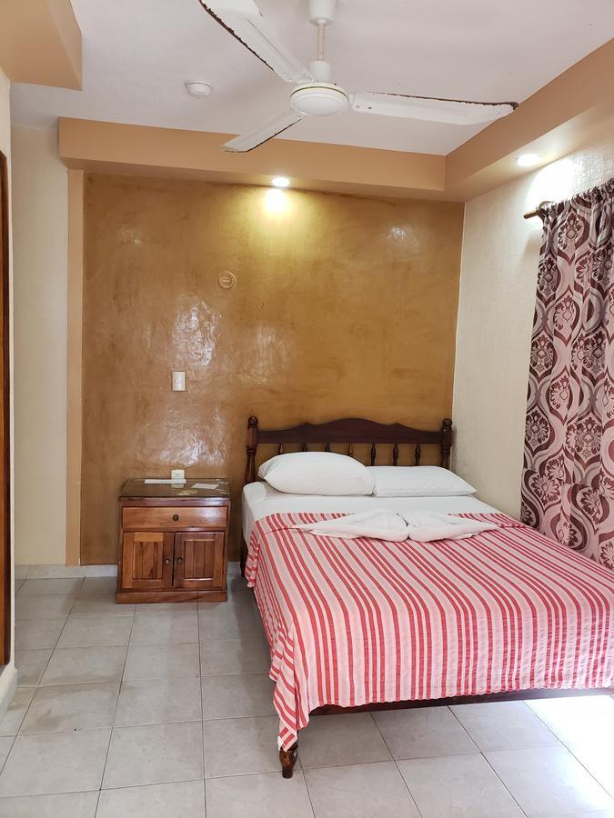 Hotel Cuarto Camino Playa Del Carmen Extérieur photo